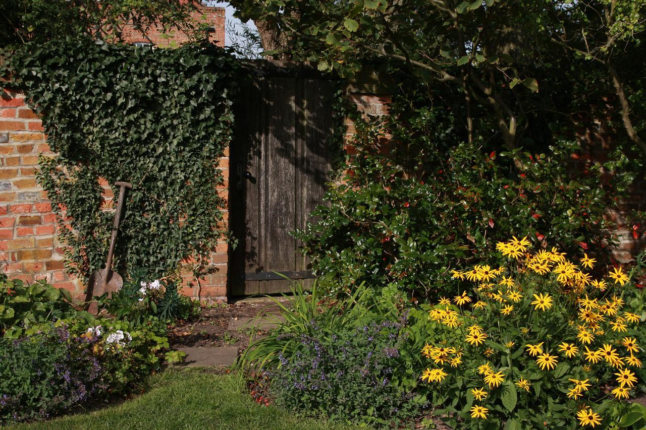 The Royal Oak, Yattendon Frilsham Экстерьер фото