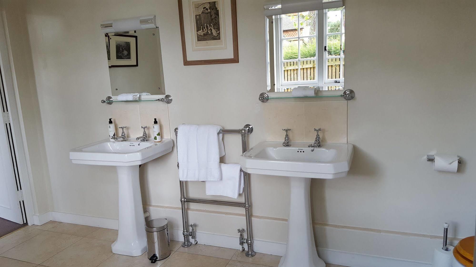 The Royal Oak, Yattendon Frilsham Экстерьер фото