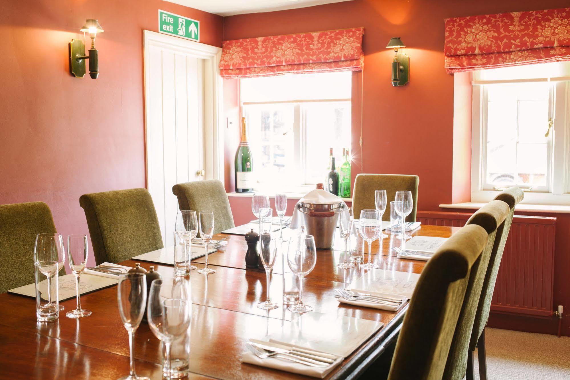 The Royal Oak, Yattendon Frilsham Экстерьер фото